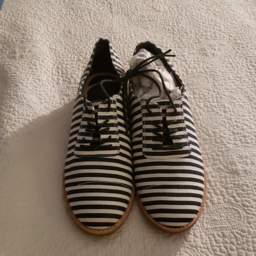 Women's shoes